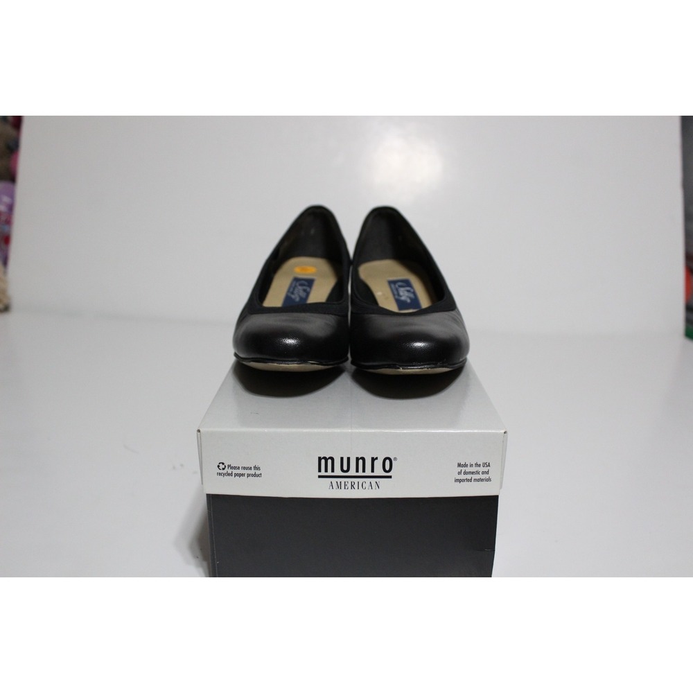 Selly Womens 8.5 M Pump Black Leather Round Toe Comfort Slip On Block Heels